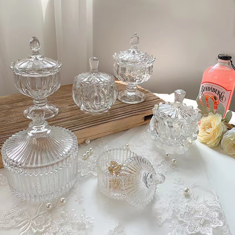 Модерне класичне божићне наочаре са провидним стакленим свећњацима са украсним поклопцима02